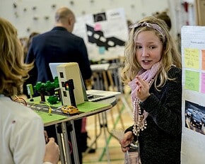PRESSEMEDDELELSE: H.K.H. Kronprinsen besøger entreprenante elever, der gør ideer til virkelighed