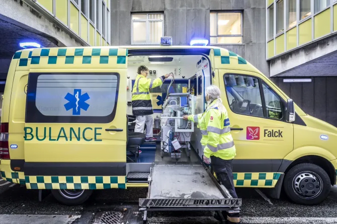 PRESSEMEDDELELSE: Falck sætter ”blødnings-kit” i alle sine ambulancer