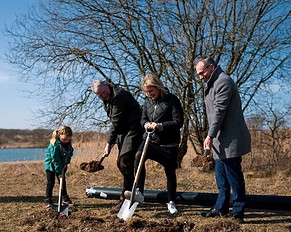 PRESSEMEDDELELSE – Første spadestik til Nordens største spejderlejr i DK gravet i Hedeland