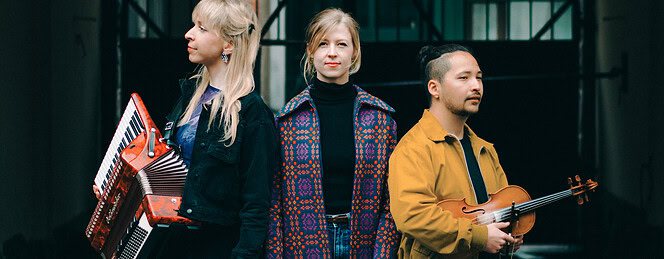 International Dream Folk trio Alterne spiller intim koncert på Wintercoat Bryggeri i Sabro