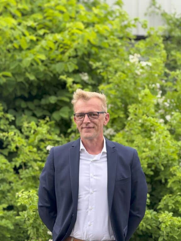 PRESSEMEDDELELSE - Datteren fik aldrig en dækkende diagnose: Nu starter faren en forening for tusindvis af oversete børn