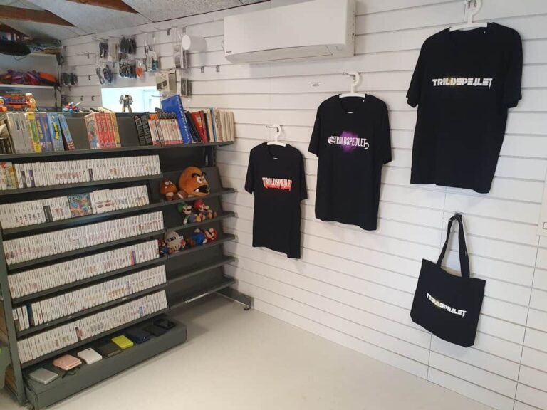 PRESSEMEDDELELSE - Nes Bozz får eksklusiv forhandling af Troldspejlets merchandise online