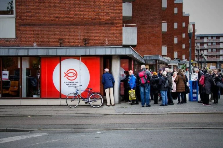 PRESSEMEDDELELSE: Genbrugsbutikker i hele Danmark vender Black Friday på hovedet