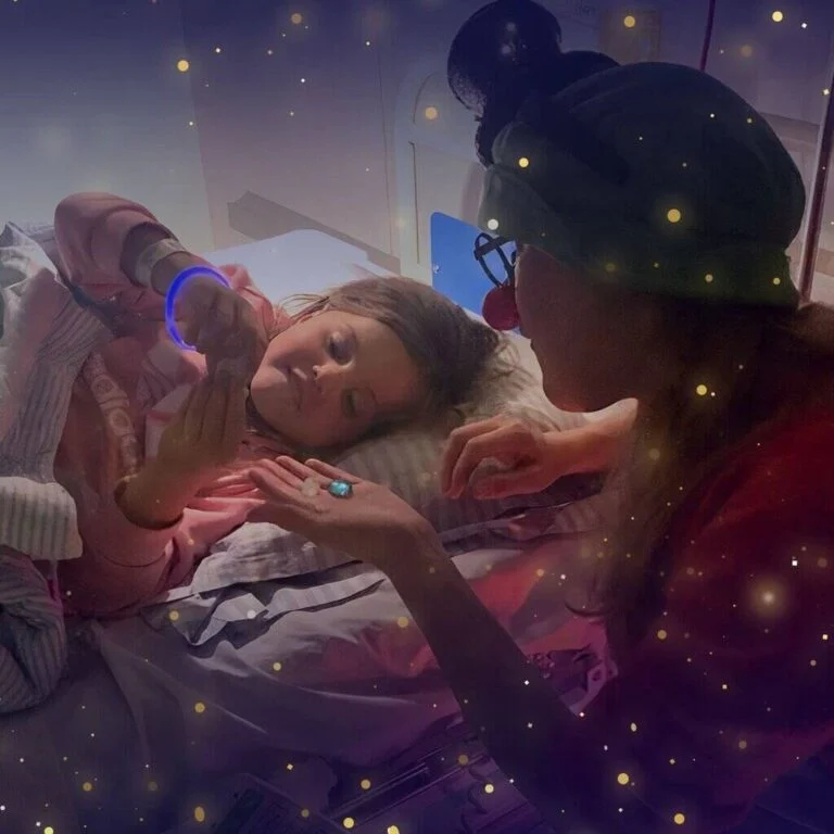 PRESSEMEDDELELSE: Indlagte børn får godnatbesøg af Danske Hospitalsklovne