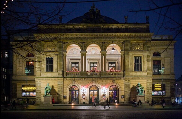 PRESSEMEDDELELSE  -Meyers Bageri åbner pop-up i Det Kongelige Teater