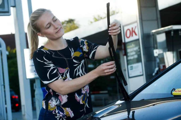 PRESSEMEDDELELSE: Sådan gør du bilen klar til forår og solskin