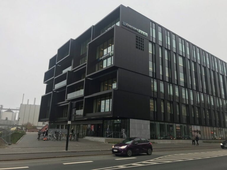 PRESSEMEDDELELSE: Se det nye Aarhus gennem 13 store facadevinduer