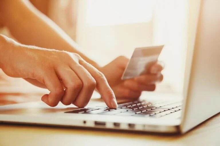 PRESSEMEDDELELSE – Sidste udkald for netbutikker for at leve op til nye EU-regler om sikker betaling