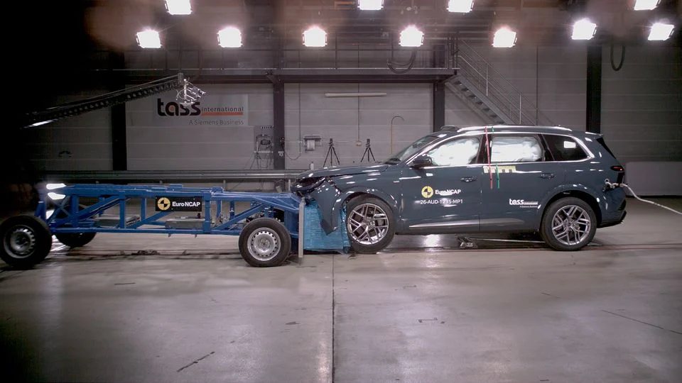 Den nye Audi Q7 kan ikke alene bryste sig af en høj kollisionssikkerhed. Synlige og intuitive knapper gør det også nemt at betjene væsentlige funktioner.
